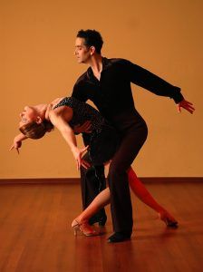 Clases de salsa en Miraflores, asiste gratis el domingo. No dejes pasar la oportunidad de tomar clases de salsa en Miraflores, asiste a nuestra clase gratis.