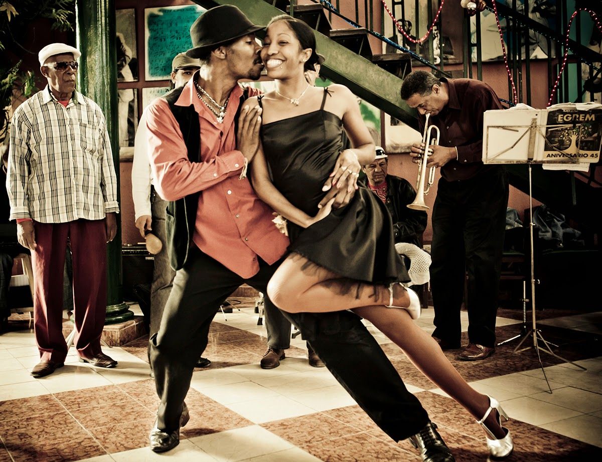 Donde ver clase de salsa en Lima Perú clase personalizada de salsa en lima
